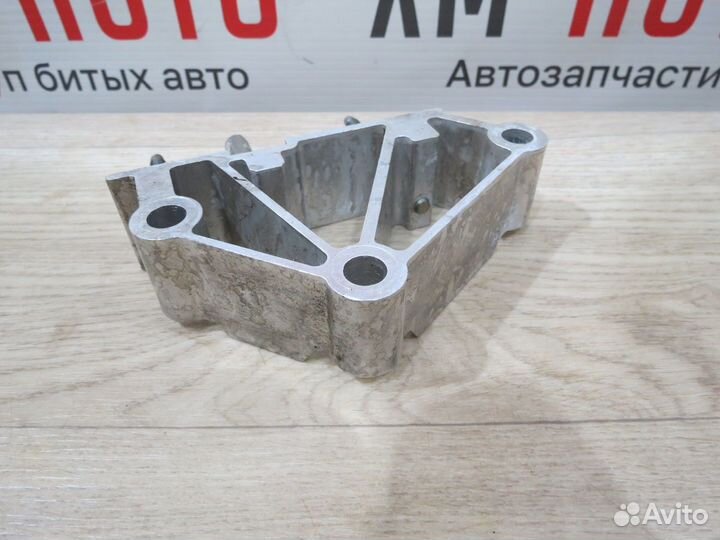 Кронштейн торпедо Volkswagen Golf 6