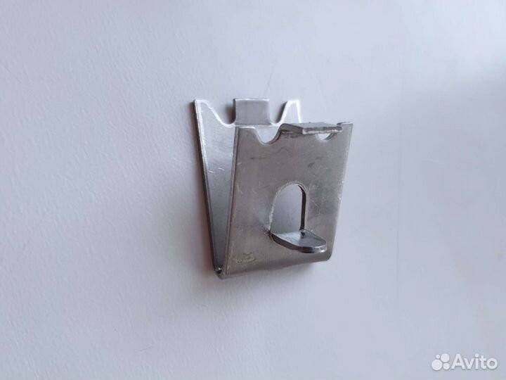 Кронштейн полки холодильника