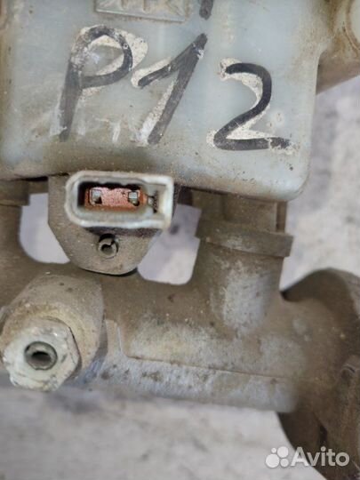 Главный тормозной цилиндр Nissan Primera P12