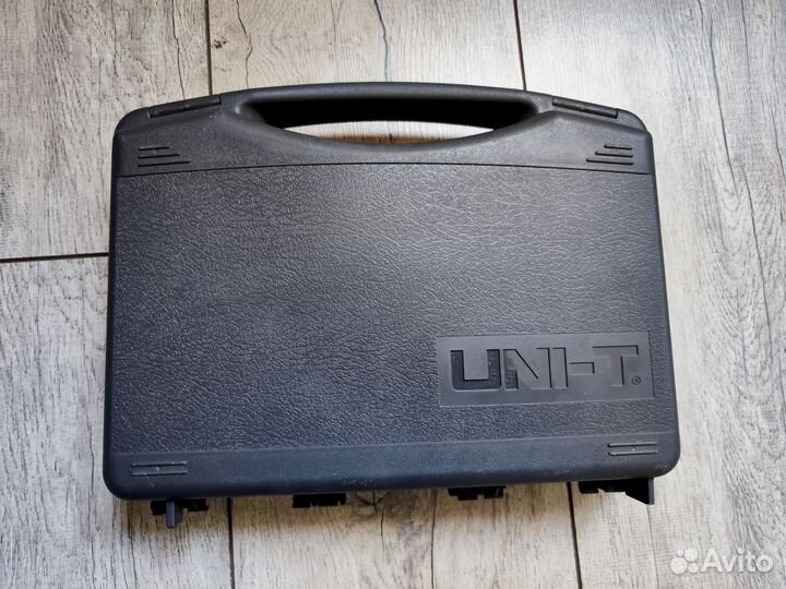 Токовые клещи UNI-T UT205