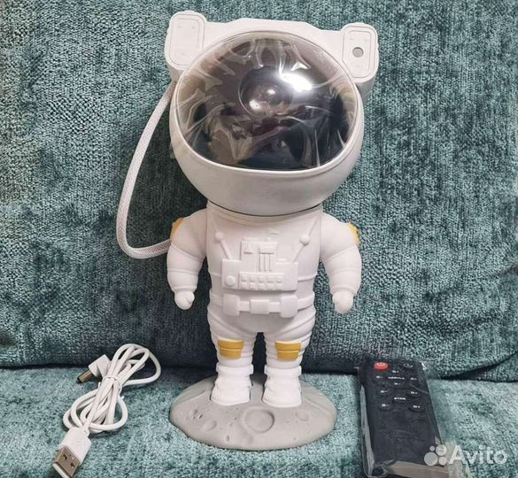 Проектор звездного неба космонавт