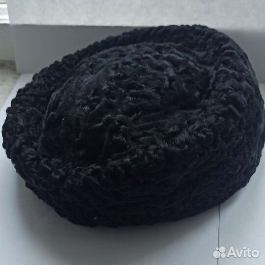 Шапка каракулевая женская