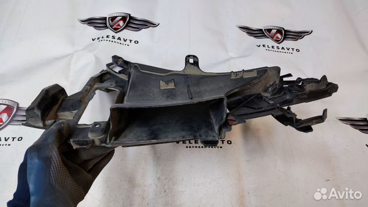 Воздуховод бампера Porsche Cayenne 2017-2023 год