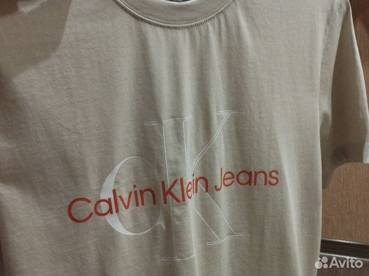 Футболка Calvin Klein Jeans S