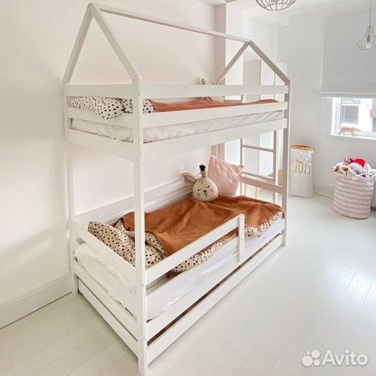 Двухъярусная кровать