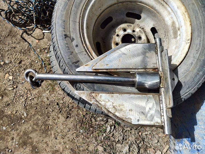 Якорь лодочный