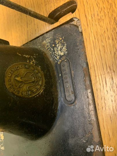 Швейная машина Singer