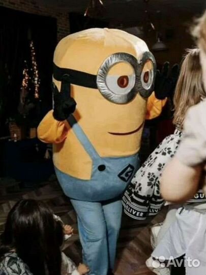 Поздравление от Чебурашки и Миньона