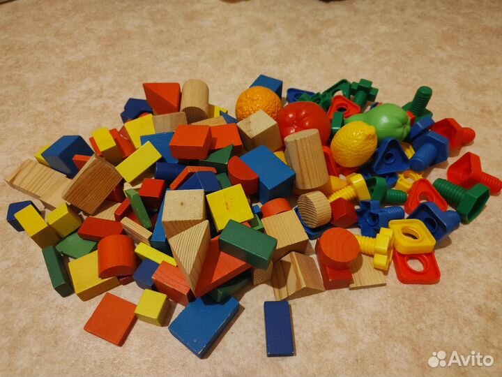 Развивающие игрушки пакетом