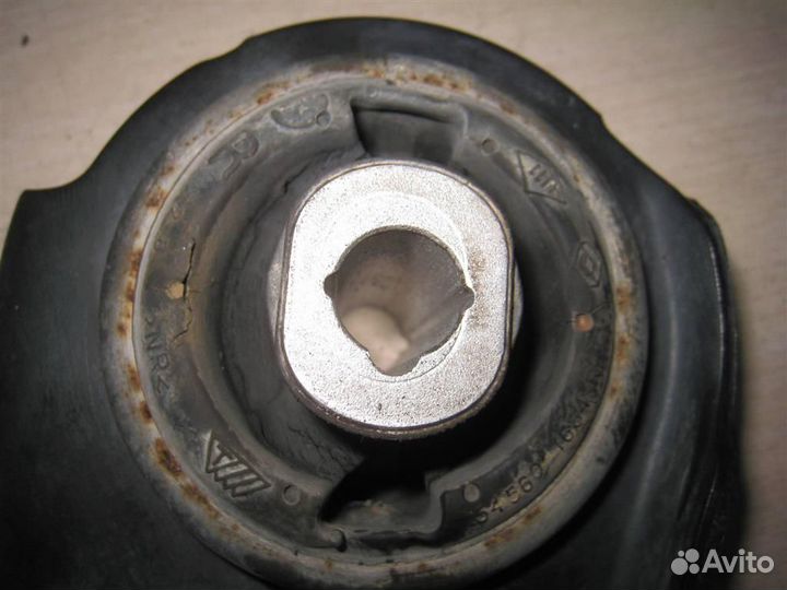 Рычаг передний левый нижний Renault Scenic 3 (JZ)