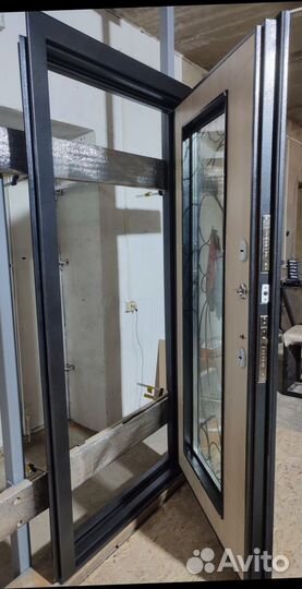 Дверь входная с зеркалом русская