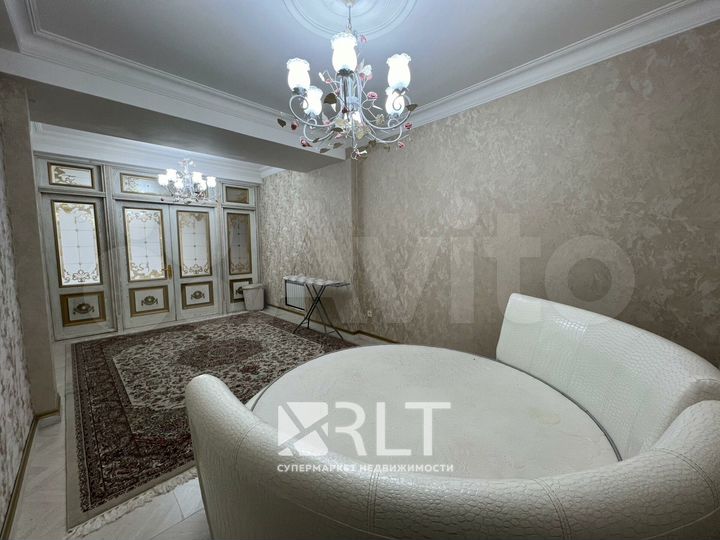 3-к. квартира, 120 м², 3/12 эт.