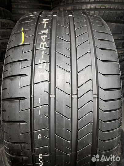 Pirelli P Zero PZ4 285/35 R20