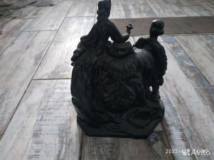 Старинные каминные часы