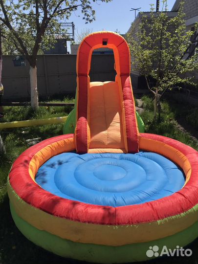 Надувной игровой бассейн