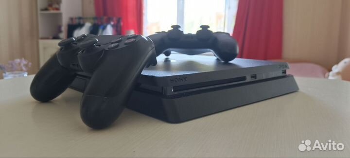 Playstation 4 slim 1tb