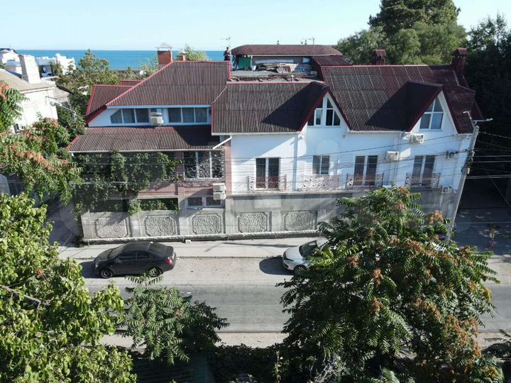 Комната 60 м² в 4-к., 3/3 эт.