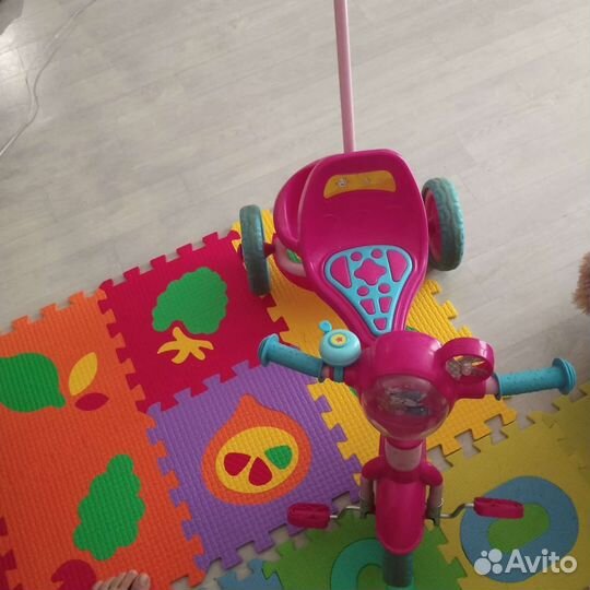 Трехколесный велосипед с родительской ручкой