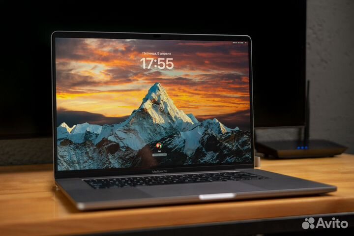 Macbook Pro 16' 2019 i9/32/2/Rodeon Pro 5500M 8GB