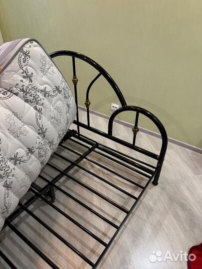 Кровать двухспальная
