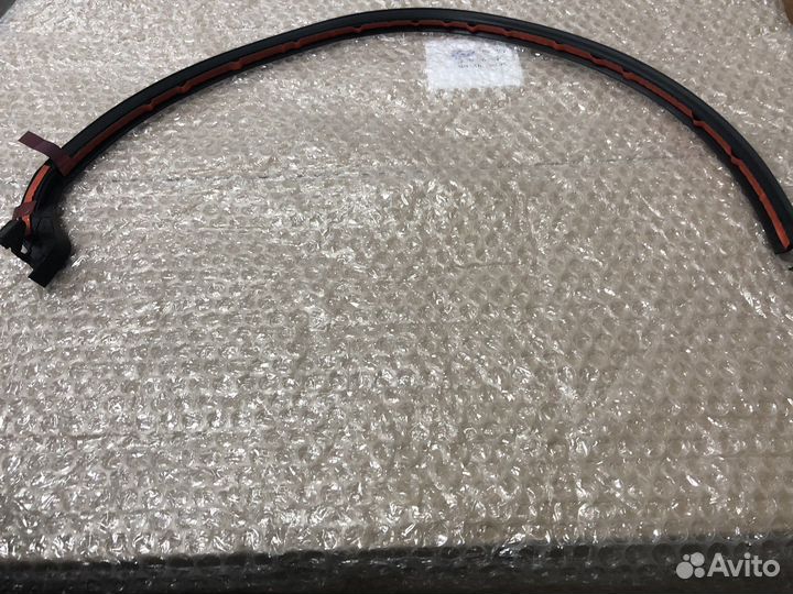 Уплотняющая резинка задней двери на lexus es