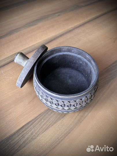 Горшок кубышка из дуба резная деревянная б/у