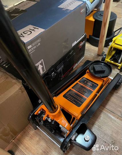 Домкрат гидравлический подкатной 3 т