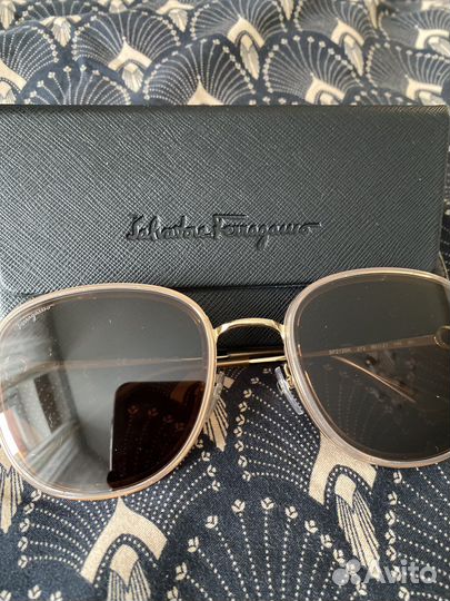 Солнцезащитные очки