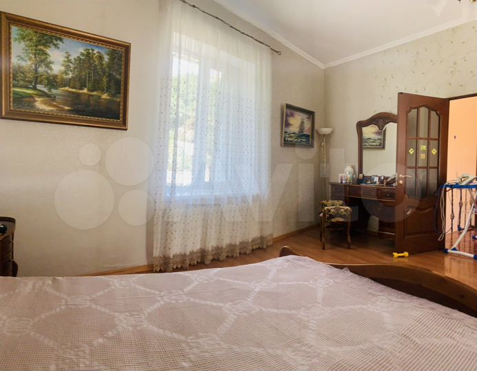 3-к. квартира, 143 м², 2/3 эт.