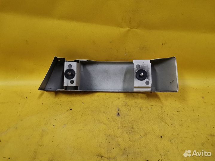 Планка задняя Nissan Sunny FB15 (Левое)