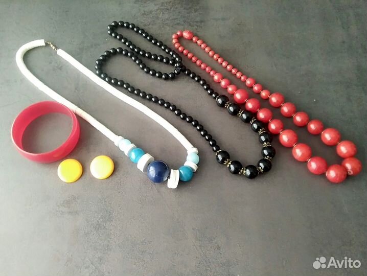 Бусы, клипсы, браслет пластмасса СССР винтаж