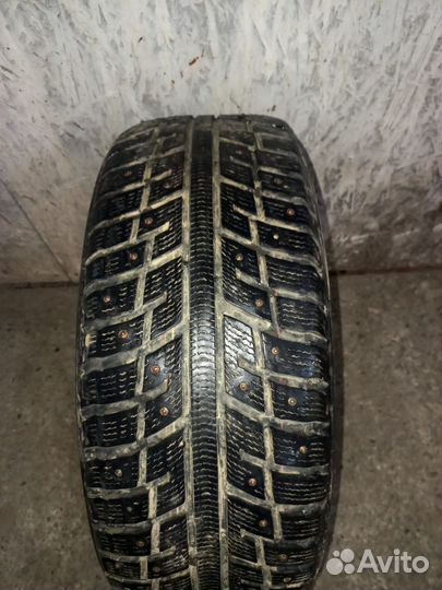 Kumho I'Zen KW22 215/60 R16