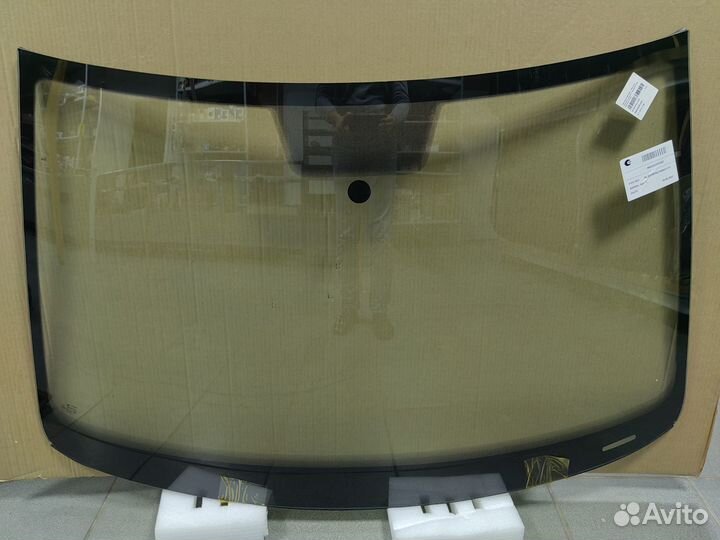 Лобовое стекло на volkswagen polo автостекло