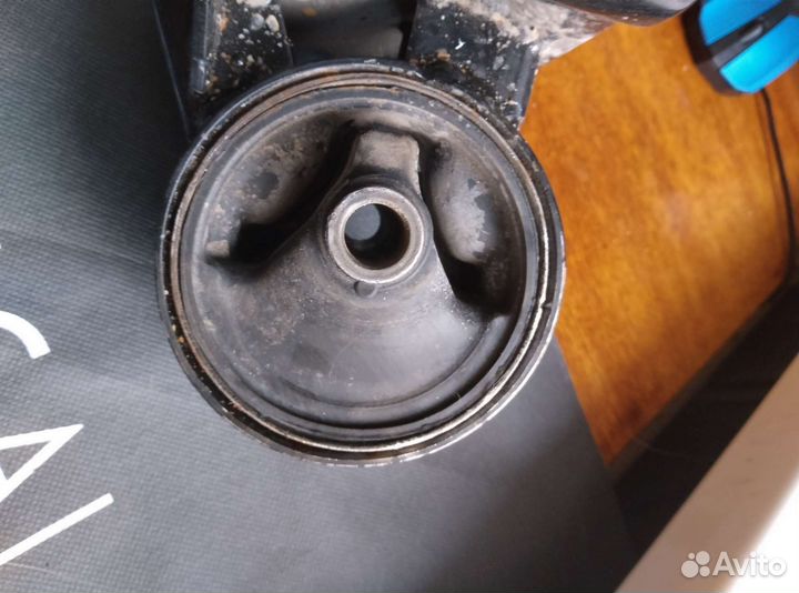 Опоры лансер 9