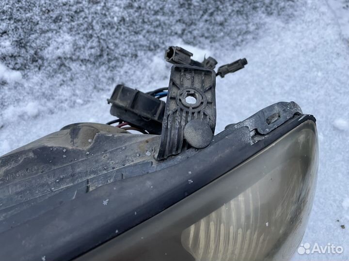 Комплект оригинальных фар на Hyundai Elantra xd 3