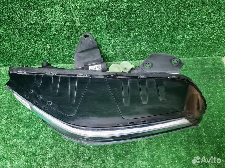 Фара правая Genesis GV80