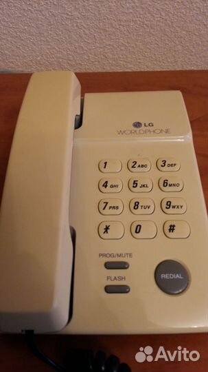 Телефон LG