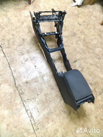 Подлокотник Volkswagen Golf 7 cxsa 2014