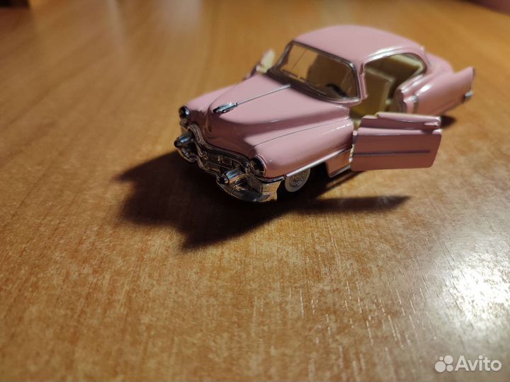 Металлическая машинка фирмы Kinsmart