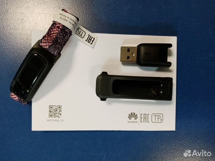 Фитнес-браслет huawei 4e