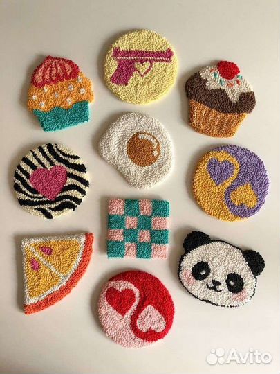 Изделия в технике ковровой вышивки