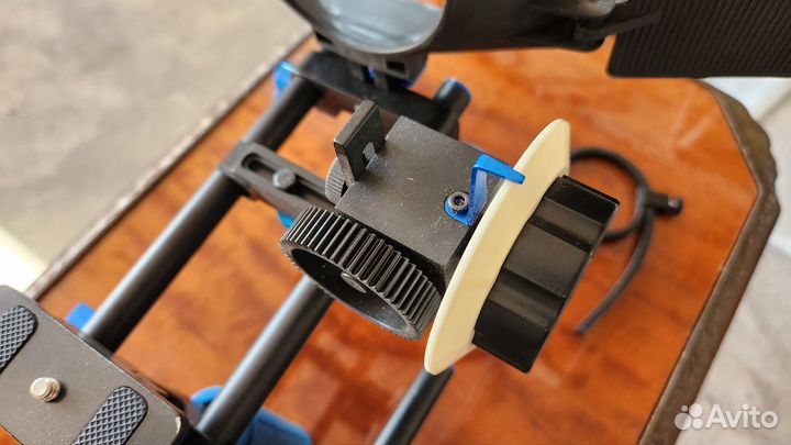 Плечевой упор для камеры