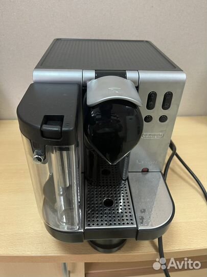 Кофемашина nespresso с капучинатором, капсульная