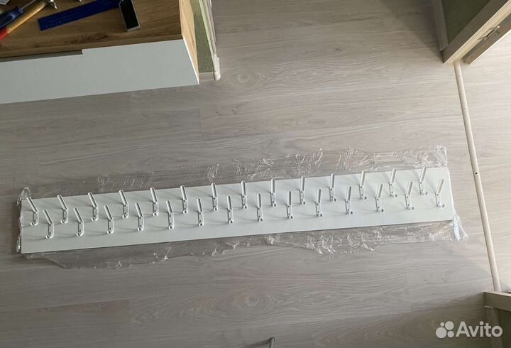 Вешалка настенная