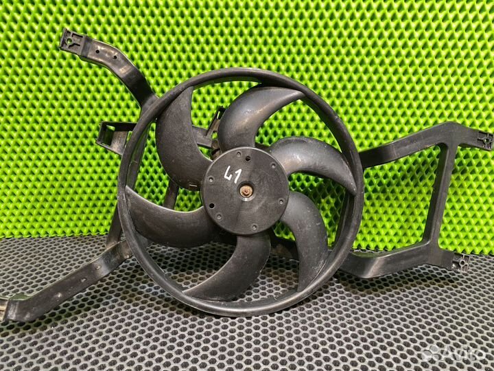 Вентилятор охлаждения радиатора Renault Logan