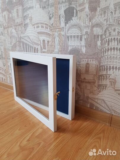 Витрина для медалей, орденов, значков