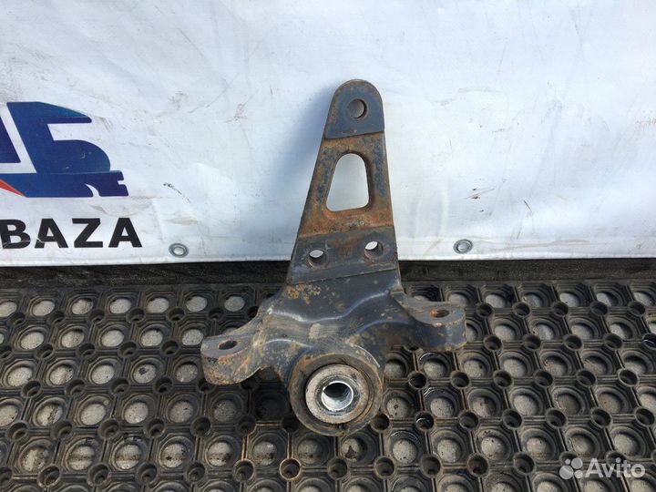 Кронштейн передней рессоры Renault Premium