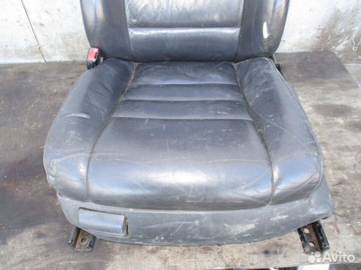 Сиденье переднее левое VW Touareg 1 (7L)