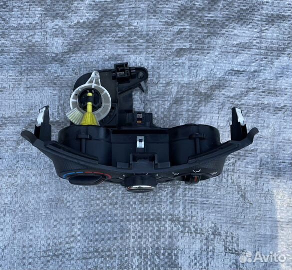 Блок управления климатом Hyundai Solaris