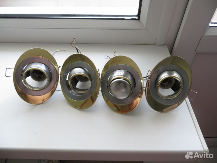 Светильник точечный